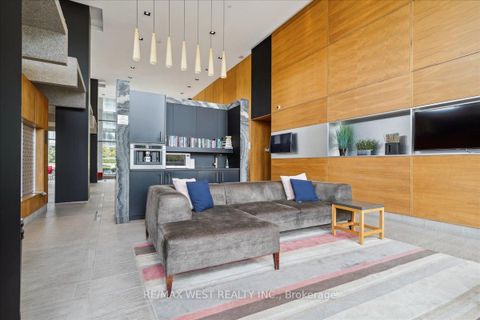 Photo 13 at 1010 - 75 The Donway W, Don Mills, Toronto