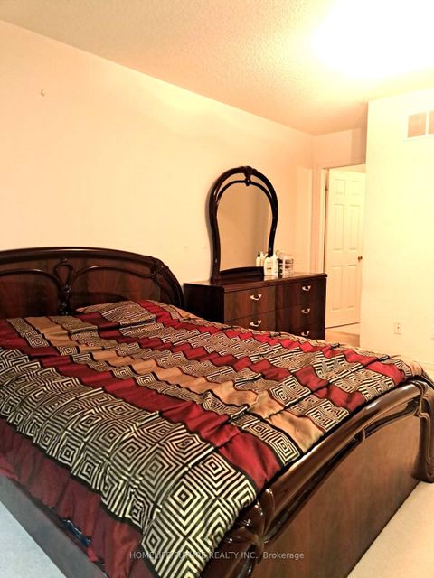 Photo 9 at 71 Carrera Boulevard, Dorset Park, Toronto