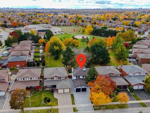 Photo 1 at 617 Chancellor Drive, East Woodbridge, Vaughan