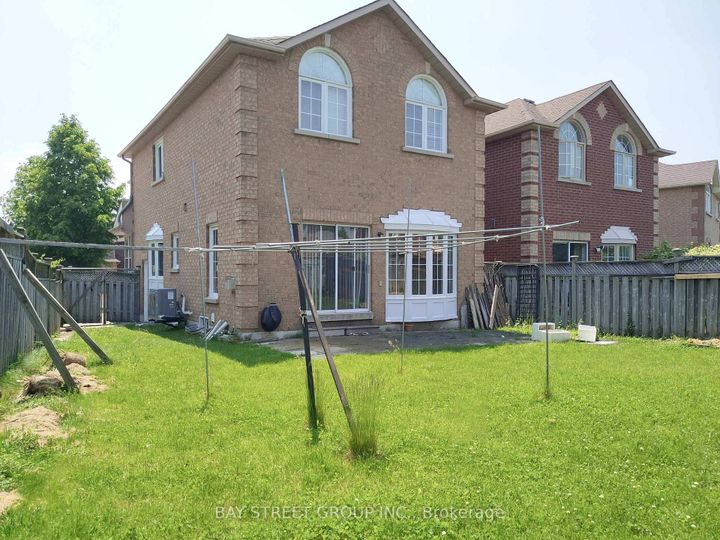 Photo 6 at 76 Greensboro Drive, Milliken Mills West, Markham