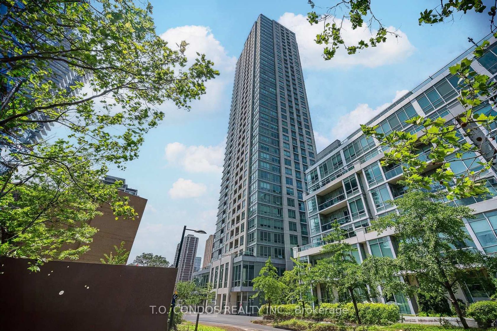 523 - 120 Homewood Avenue, North St. James Town, Toronto 