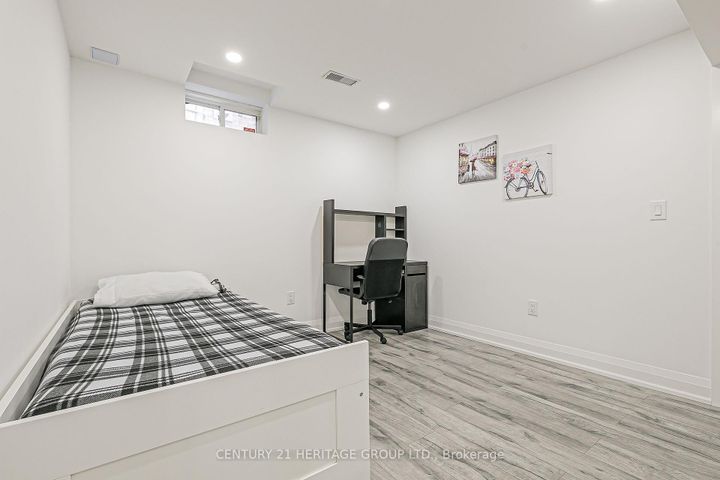 Photo 30 at 29 Eminence Road, Patterson, Vaughan