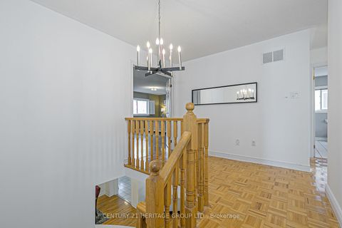 Photo 14 at 29 Eminence Road, Patterson, Vaughan