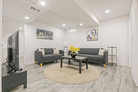 Photo 26 at 29 Eminence Road, Patterson, Vaughan