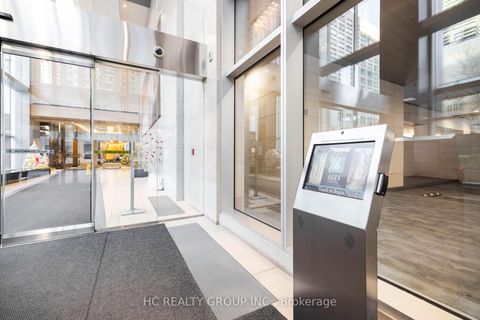 Photo 14 at 819 - 386 Yonge Street, Bay Street Corridor, Toronto