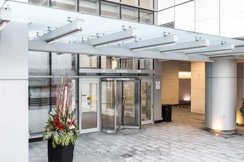 Photo 15 at 819 - 386 Yonge Street, Bay Street Corridor, Toronto