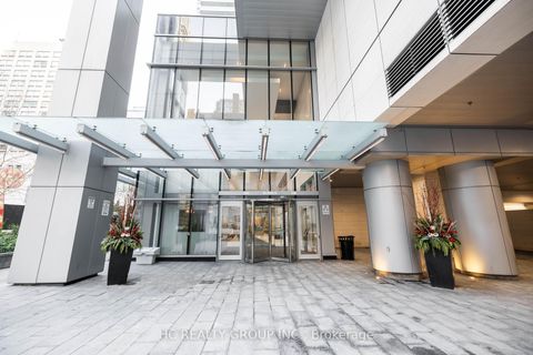 Photo 17 at 819 - 386 Yonge Street, Bay Street Corridor, Toronto