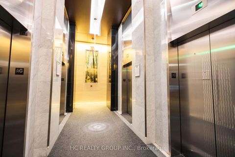 Photo 20 at 819 - 386 Yonge Street, Bay Street Corridor, Toronto