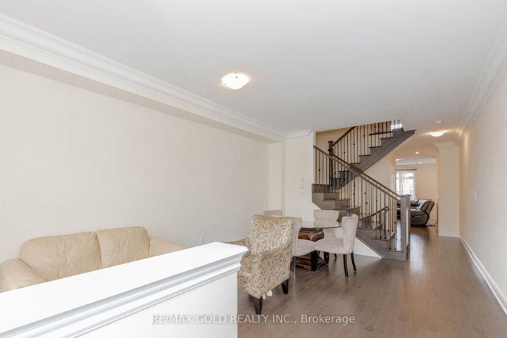Photo 3 at 34 Folgate Crescent, Wellington North, Brampton