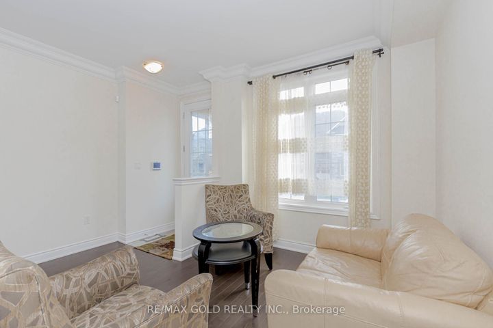 Photo 5 at 34 Folgate Crescent, Wellington North, Brampton