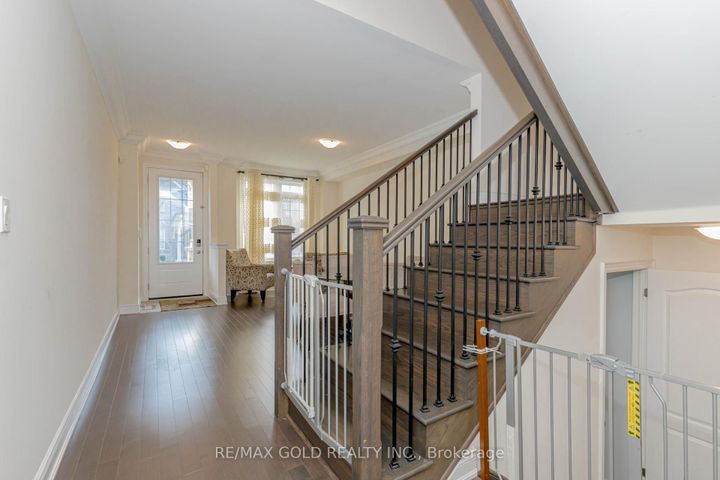 Photo 8 at 34 Folgate Crescent, Wellington North, Brampton