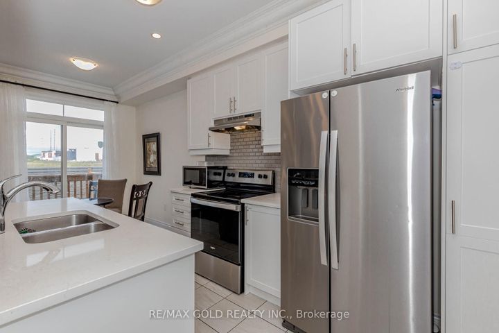 Photo 12 at 34 Folgate Crescent, Wellington North, Brampton