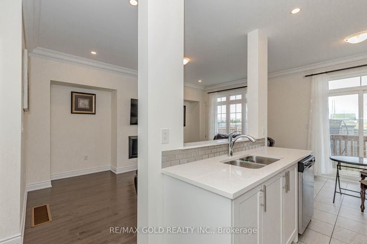 Photo 13 at 34 Folgate Crescent, Wellington North, Brampton