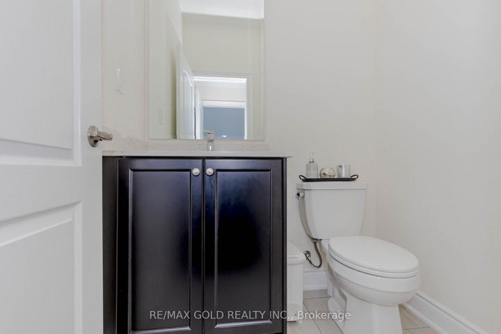 Photo 16 at 34 Folgate Crescent, Wellington North, Brampton