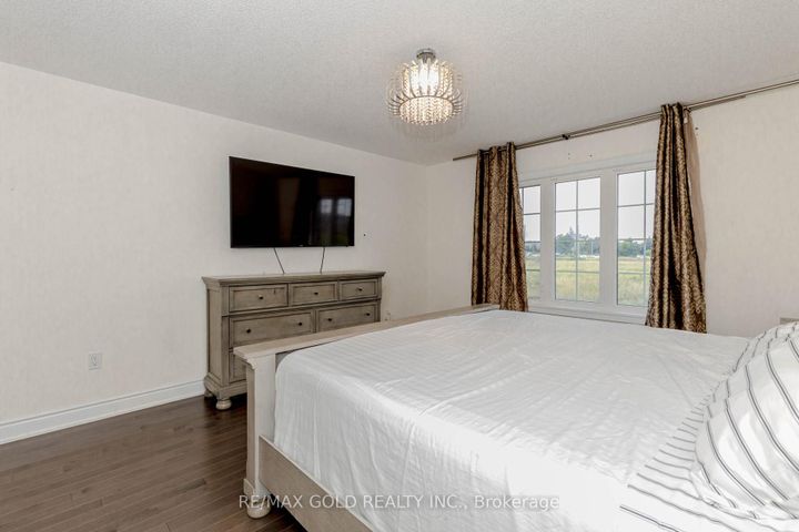 Photo 22 at 34 Folgate Crescent, Wellington North, Brampton