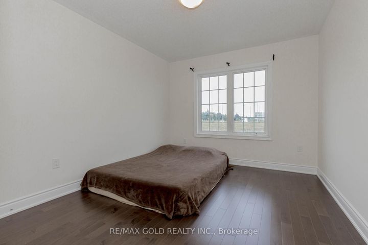 Photo 25 at 34 Folgate Crescent, Wellington North, Brampton
