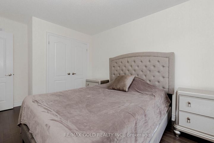 Photo 29 at 34 Folgate Crescent, Wellington North, Brampton