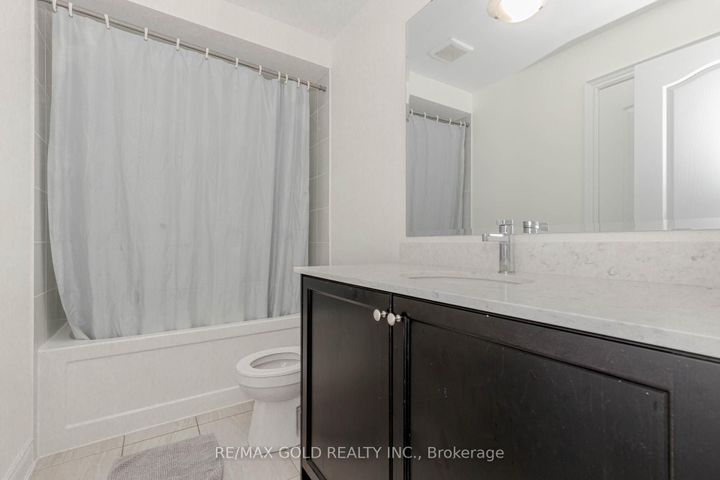 Photo 31 at 34 Folgate Crescent, Wellington North, Brampton