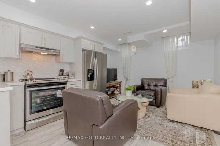 Photo 37 at 34 Folgate Crescent, Wellington North, Brampton