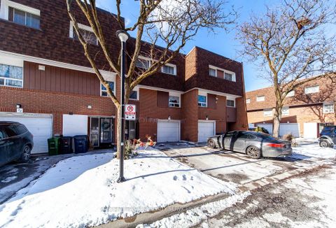 Photo 2 at 71 - 456 Silverstone Drive, Clairville, Toronto
