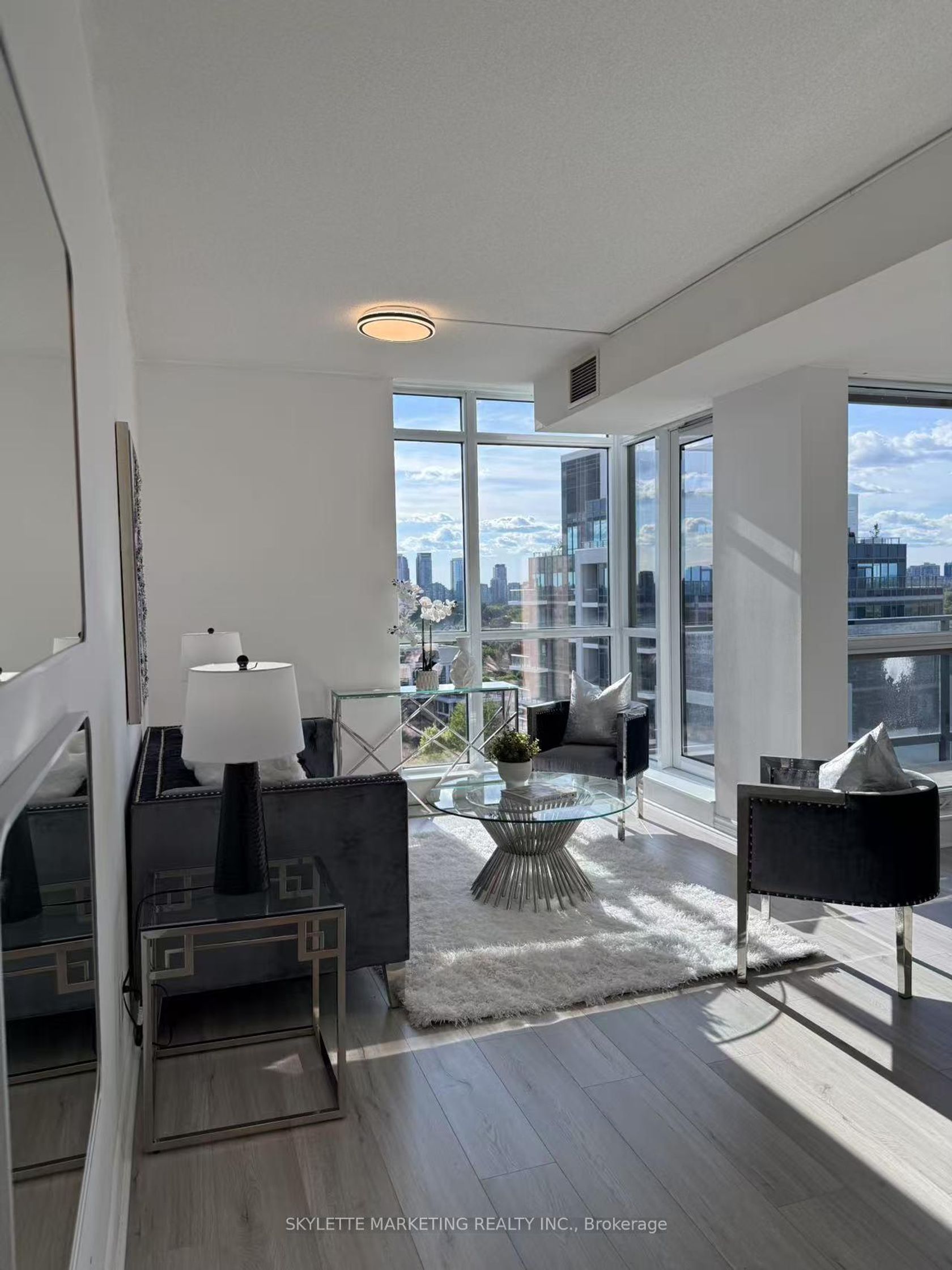 1315 - 2885 Bayview Avenue, Bayview Village, Toronto by Loree Meneguzzi Real Estate 1315 - 2885 Bayview Avenue, Bayview Village, Toronto