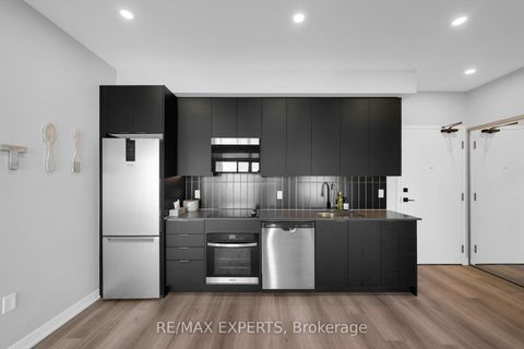 Photo 8 at 424 - 10 Abeja Street, Concord, Vaughan
