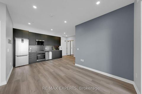 Photo 17 at 424 - 10 Abeja Street, Concord, Vaughan