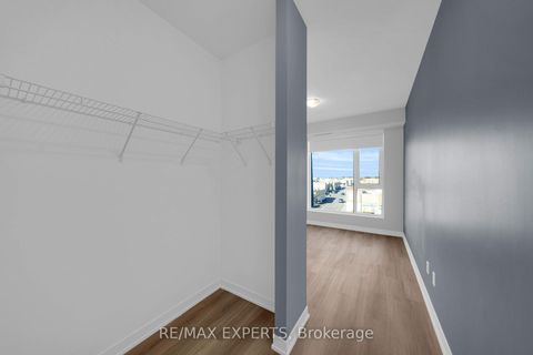 Photo 24 at 424 - 10 Abeja Street, Concord, Vaughan