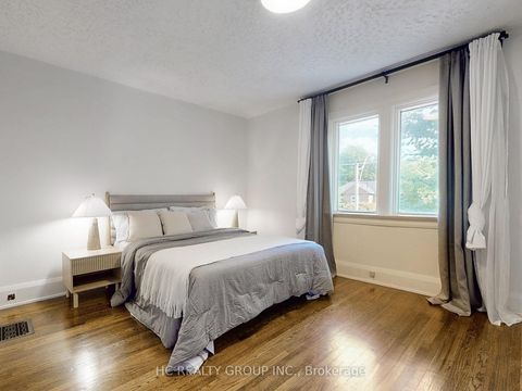 Photo 28 at 124 Lawrence Avenue E, Lawrence Park North, Toronto