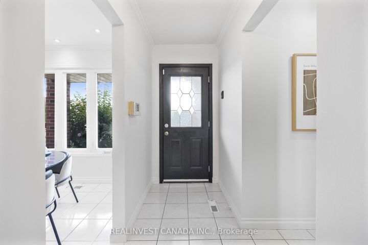 Photo 4 at 99 Carisbrooke Square, Malvern, Toronto