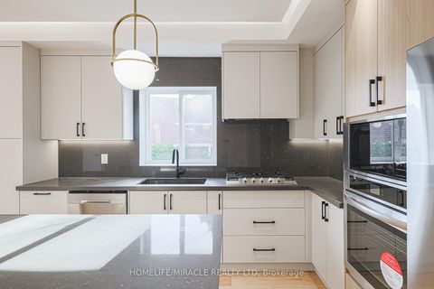 Photo 13 at 88 Inniswood Drive, Maryvale, Toronto