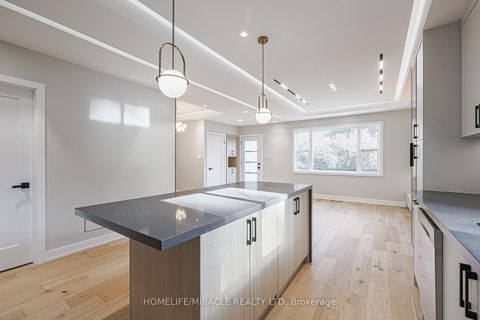 Photo 14 at 88 Inniswood Drive, Maryvale, Toronto