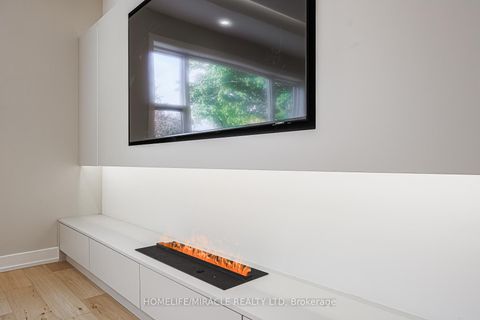 Photo 17 at 88 Inniswood Drive, Maryvale, Toronto
