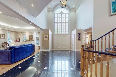Photo 8 at 161 Renaissance Court, Beverley Glen, Vaughan