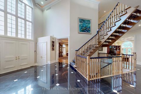 Photo 10 at 161 Renaissance Court, Beverley Glen, Vaughan