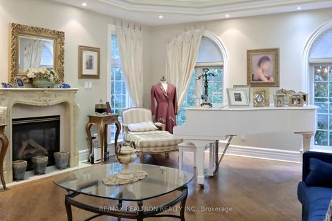 Photo 16 at 161 Renaissance Court, Beverley Glen, Vaughan