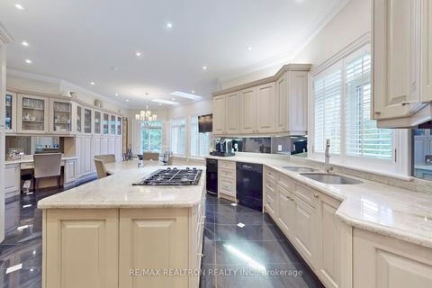 Photo 31 at 161 Renaissance Court, Beverley Glen, Vaughan