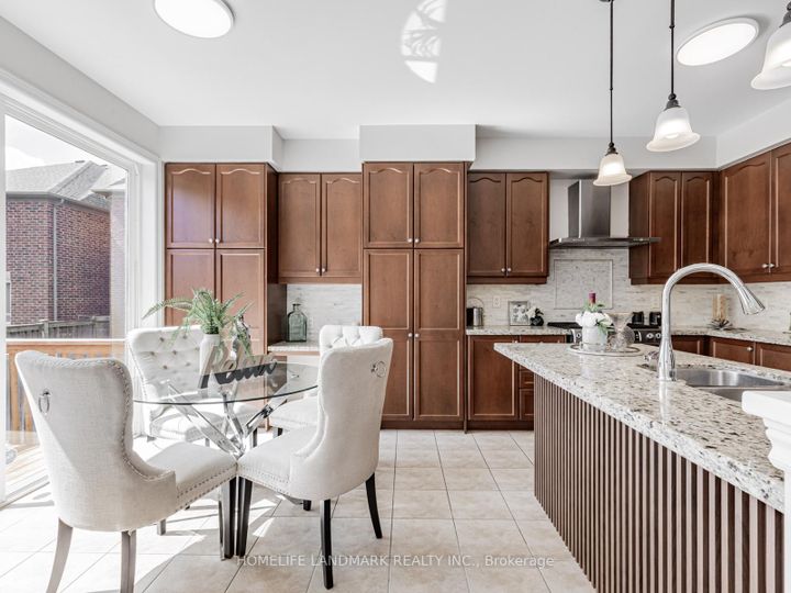 Photo 13 at 3 Wintam Place, Victoria Square, Markham
