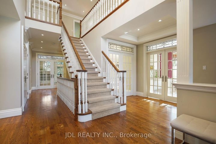 Photo 3 at 1283 Lindburgh Court, Lorne Park, Mississauga