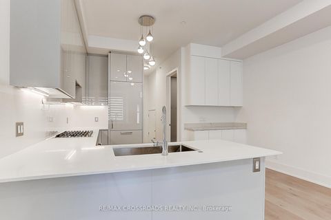 Photo 7 at TH3 - 270 Davenport Road, Annex, Toronto