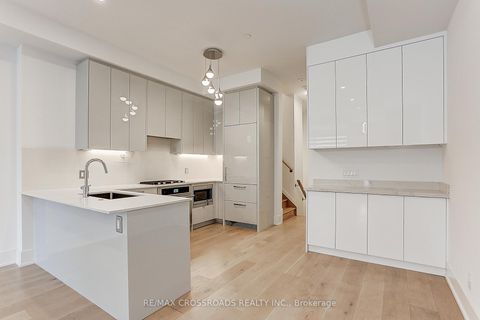 Photo 8 at TH3 - 270 Davenport Road, Annex, Toronto
