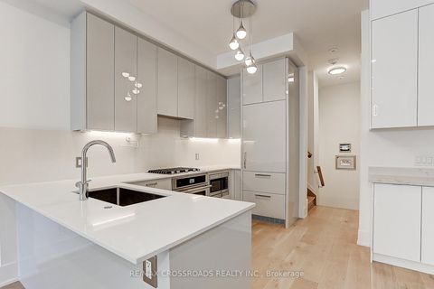 Photo 10 at TH3 - 270 Davenport Road, Annex, Toronto