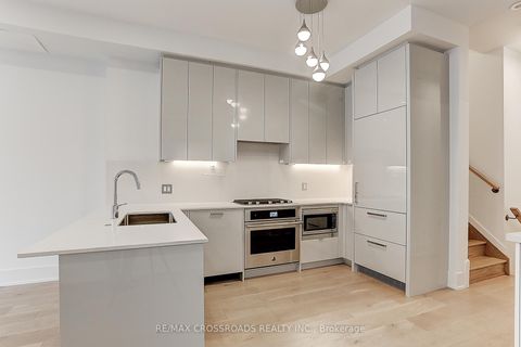 Photo 11 at TH3 - 270 Davenport Road, Annex, Toronto