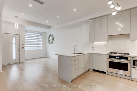 Photo 13 at TH3 - 270 Davenport Road, Annex, Toronto