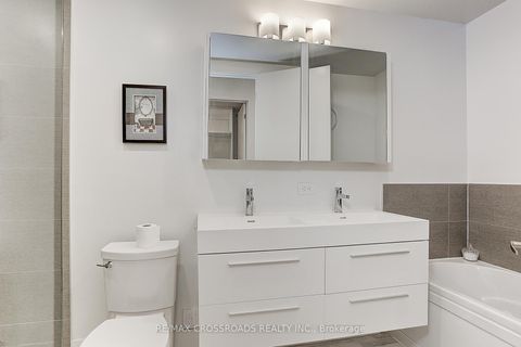 Photo 25 at TH3 - 270 Davenport Road, Annex, Toronto