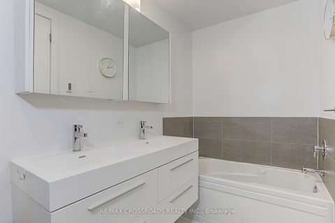 Photo 26 at TH3 - 270 Davenport Road, Annex, Toronto