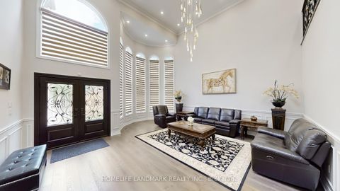 Photo 2 at 16 Crescentview Road, Bayview Hill, Richmond Hill