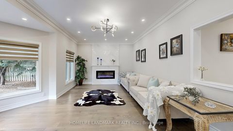 Photo 10 at 16 Crescentview Road, Bayview Hill, Richmond Hill