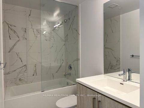 Photo 5 at 822 - 38 Honeycrisp Crescent, Vaughan Corporate Centre, Vaughan