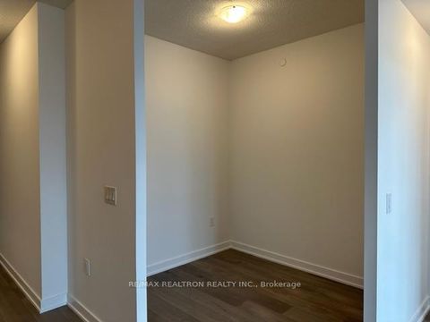 Photo 6 at 822 - 38 Honeycrisp Crescent, Vaughan Corporate Centre, Vaughan